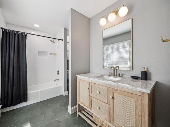 2833  Meadowbrook Drive , Plano Texas 75075