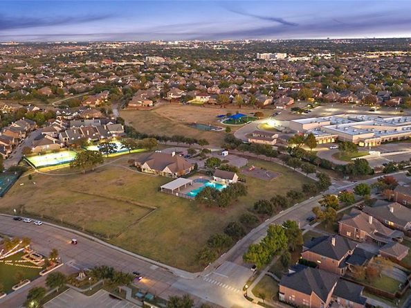 2316  Silver Table Drive , Lewisville Texas 75056