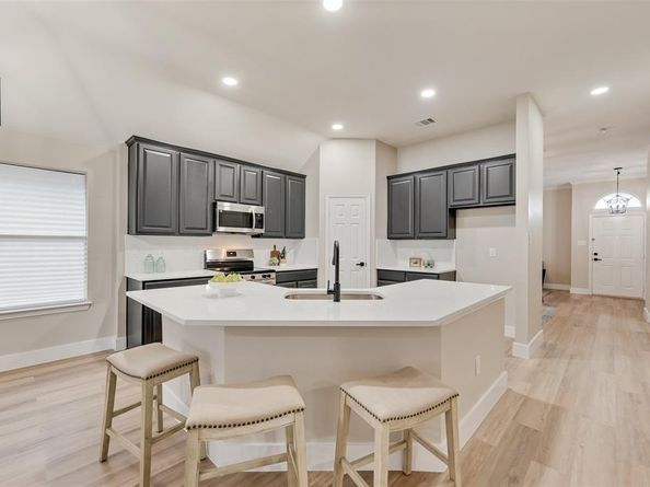 6120  Apache Drive , The Colony Texas 75056