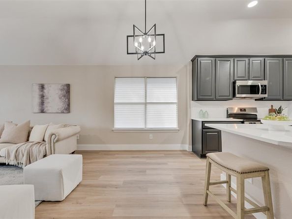 6120  Apache Drive , The Colony Texas 75056