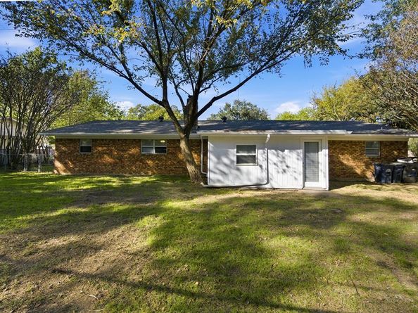 2321  Carten Street , Fort Worth Texas 76112