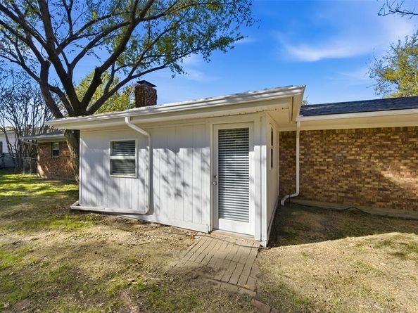 2321  Carten Street , Fort Worth Texas 76112