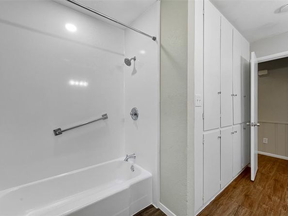 2321  Carten Street , Fort Worth Texas 76112