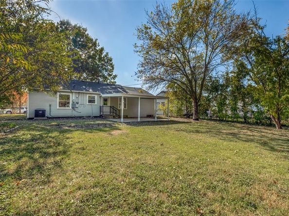 2411  Glengariff Drive , Dallas Texas 75228