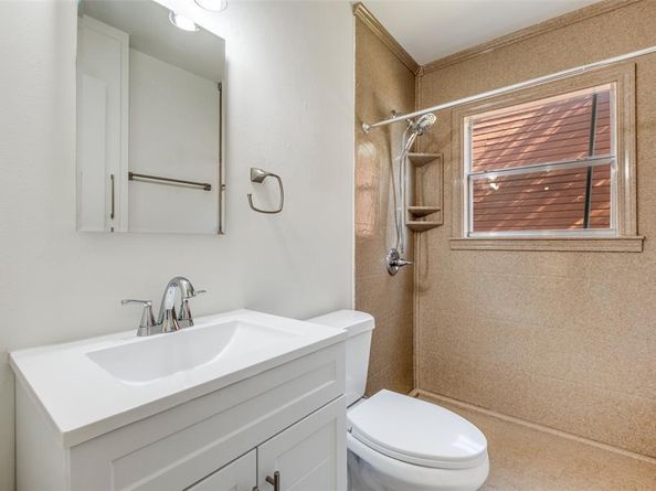 2411  Glengariff Drive , Dallas Texas 75228