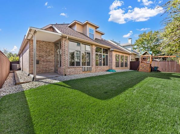 1125  Michener Way , Irving Texas 75063