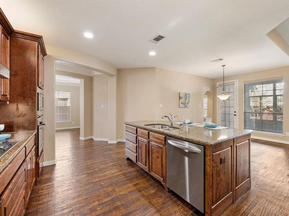 1125  Michener Way , Irving Texas 75063