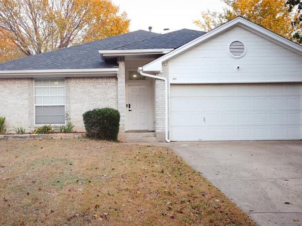 5811  Sterling Green Trail , Arlington Texas 76017