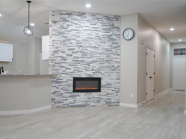 5811  Sterling Green Trail , Arlington Texas 76017