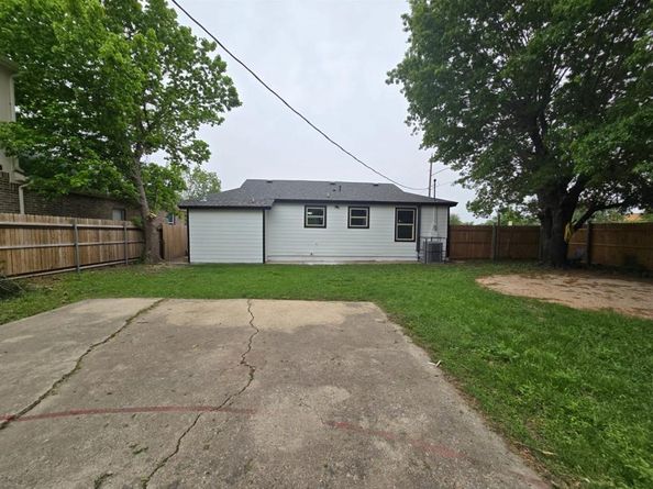 2324  36th Street , Fort Worth Texas 76106