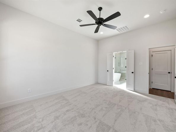 902  Boston Lane , River Oaks Texas 76114