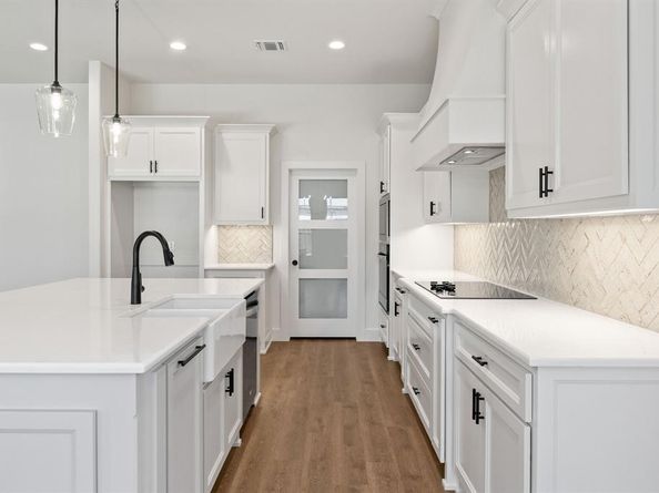 902  Boston Lane , River Oaks Texas 76114