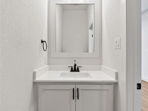 902  Boston Lane , River Oaks Texas 76114