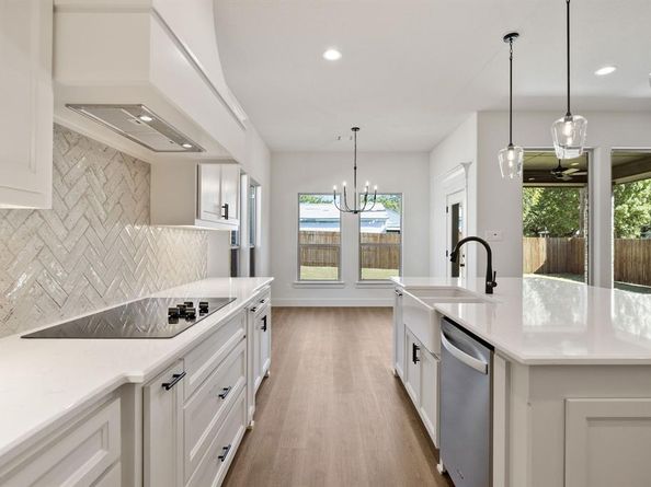 902  Boston Lane , River Oaks Texas 76114