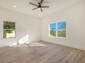 2005  Hearne Avenue , Dallas Texas 75212