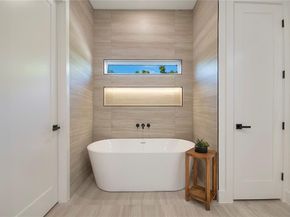 2005  Hearne Avenue , Dallas Texas 75212