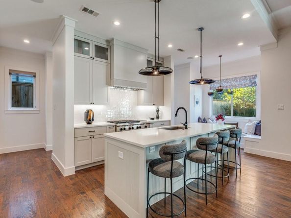 6726  Park Lane , Dallas Texas 75225