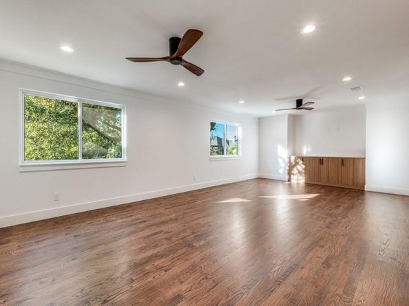 6726  Park Lane , Dallas Texas 75225