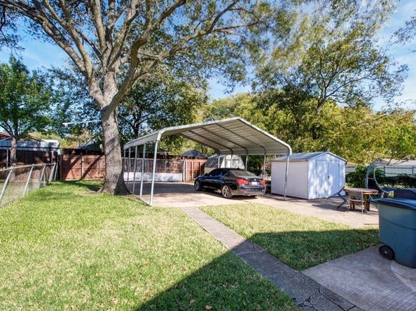 3515 W Clarendon Drive , Dallas Texas 75211