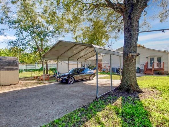 3515 W Clarendon Drive , Dallas Texas 75211