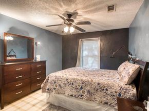 3515 W Clarendon Drive , Dallas Texas 75211