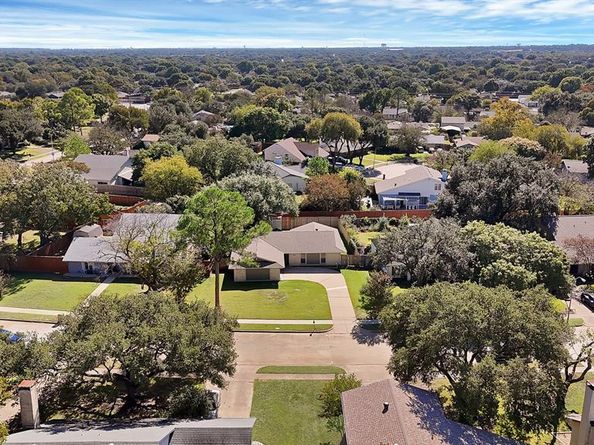 1616  Sara Lane , Richardson Texas 75081