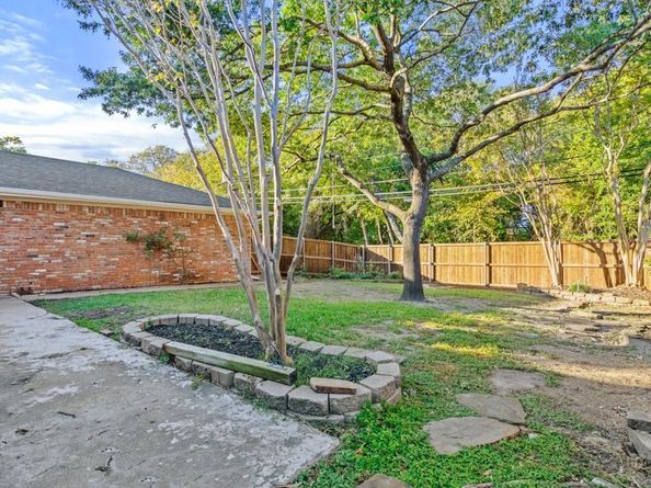 11045  Carissa Drive , Dallas Texas 75218