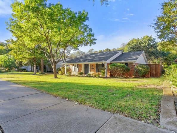 11045  Carissa Drive , Dallas Texas 75218