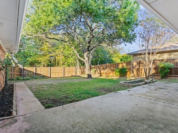 11045  Carissa Drive , Dallas Texas 75218