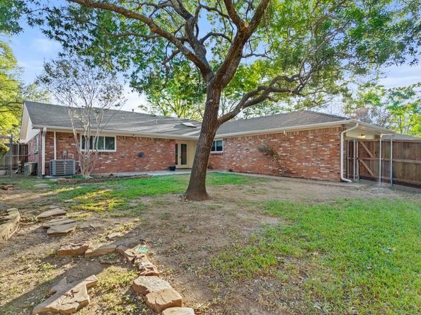 11045  Carissa Drive , Dallas Texas 75218