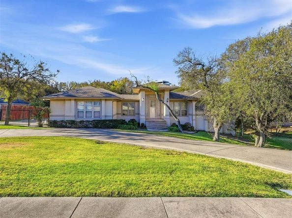 2218  Southern Oaks Drive , Cedar Hill Texas 75104