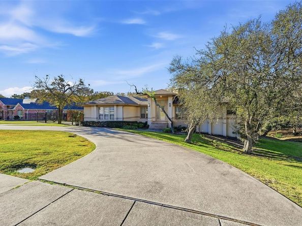 2218  Southern Oaks Drive , Cedar Hill Texas 75104