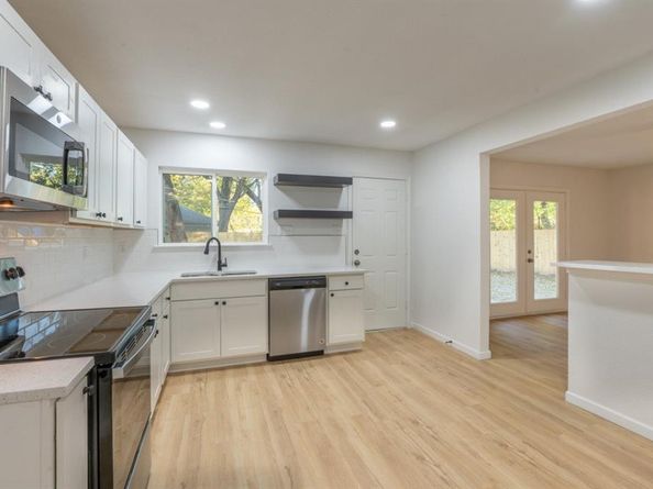 1925  Balla Way , Grand Prairie Texas 75051