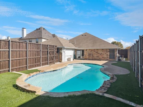 2113  Fawn Ridge Trail , Carrollton Texas 75010