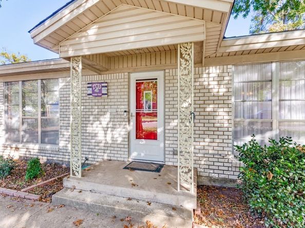 1105  Sproles Drive , Benbrook Texas 76126