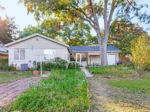 1105  Sproles Drive , Benbrook Texas 76126