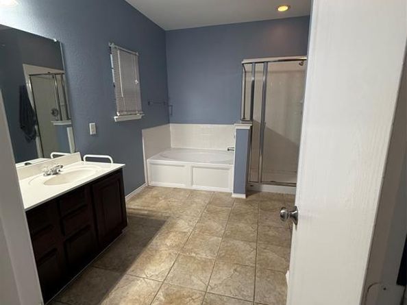 909  Bee Creek Lane , Fort Worth Texas 76120