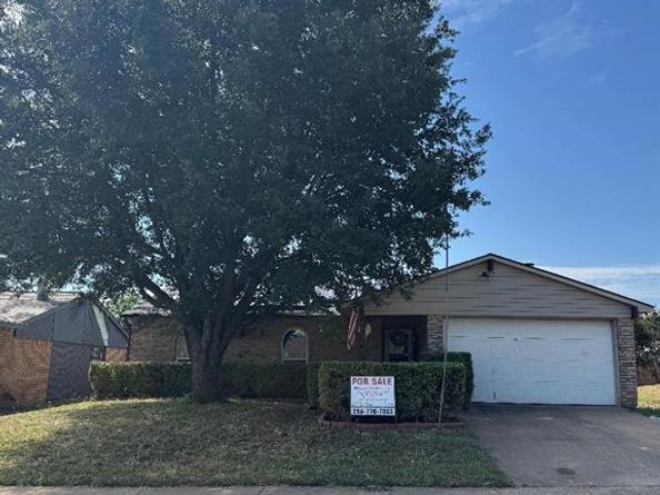 7154  Hedge Drive , Dallas Texas 75249