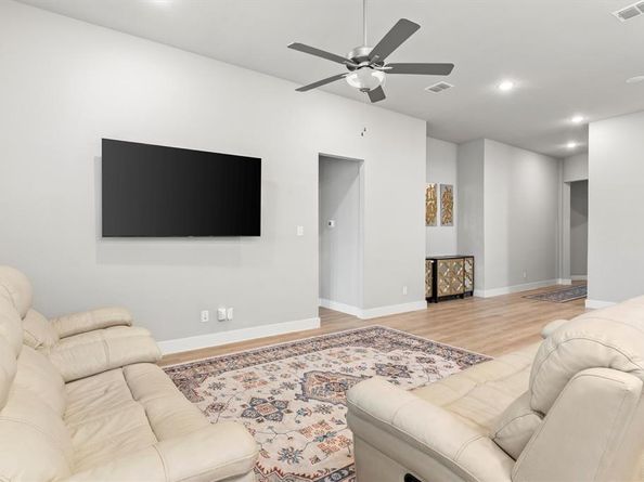 5823  Heatherwood Loop , Sachse Texas 75048