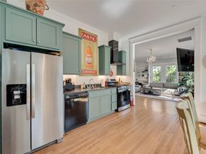 1419  Beaumont Street , Dallas Texas 75215