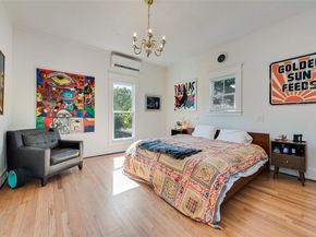 1419  Beaumont Street , Dallas Texas 75215