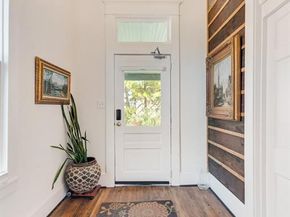 1419  Beaumont Street , Dallas Texas 75215