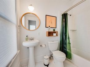 1419  Beaumont Street , Dallas Texas 75215