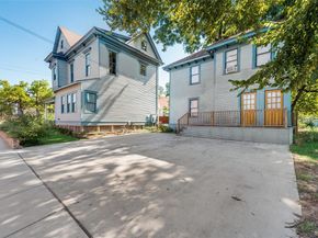 1419  Beaumont Street , Dallas Texas 75215
