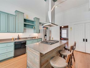 1419  Beaumont Street , Dallas Texas 75215