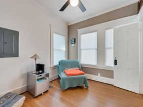 1419  Beaumont Street , Dallas Texas 75215