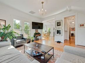 1419  Beaumont Street , Dallas Texas 75215