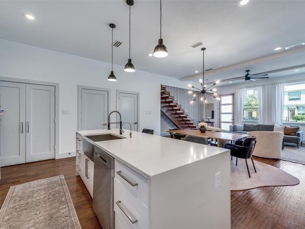 712  Rainwater Road  7, Dallas Texas 75218