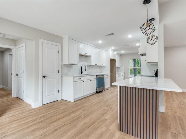 6016  Jacqueline Road , Fort Worth Texas 76112