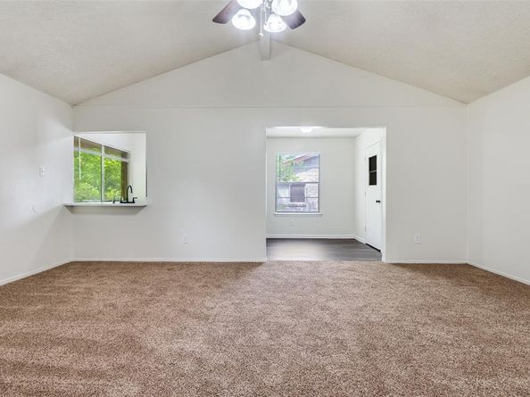 1519  Oakbrook Street , Lancaster Texas 75134